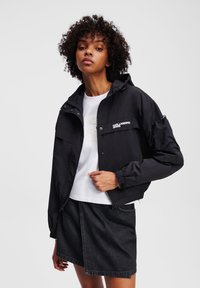 Karl Lagerfeld Jeans Lengva striukė - black