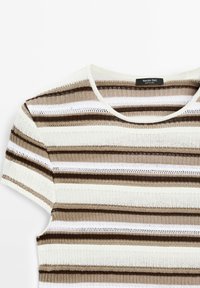 Randig stickad kortärmad topp i nyanser av kräm, beige och brun. Har rund halsringning och öppna vävsektioner för textur.