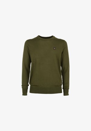 Olijfgroene lange mouwen crewneck trui met geribde manchetten en zoom, met een klein geborduurd logo op de linkerkant van de borst.