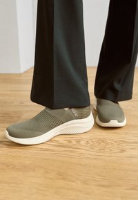 ULTRA FLEX 3.0 - Chaussons - olive