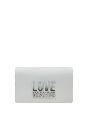 Portafoglio in faux leather bianco con logo "LOVE MOSCHINO" in rilievo lucido sul fronte. Presenta un design elegante e rettangolare.