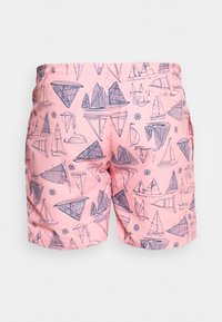 Rosa Schwimmshorts mit einem navyblauen Muster von verschiedenen Segelbooten und maritimen Formen. Elastischer Bund mit einem Kordelzug.
