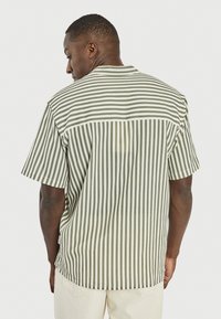 Redefined Rebel HOWIE SHIRT - Camicia - beetle