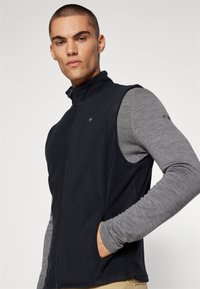Pier One Sport Brezrokavnik - black