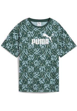 Zelena majica s kratkimi rokavi z večplastnim vzorcem živali, ki ima bel logo "PUMA" čez prsni del in krožni izrez.