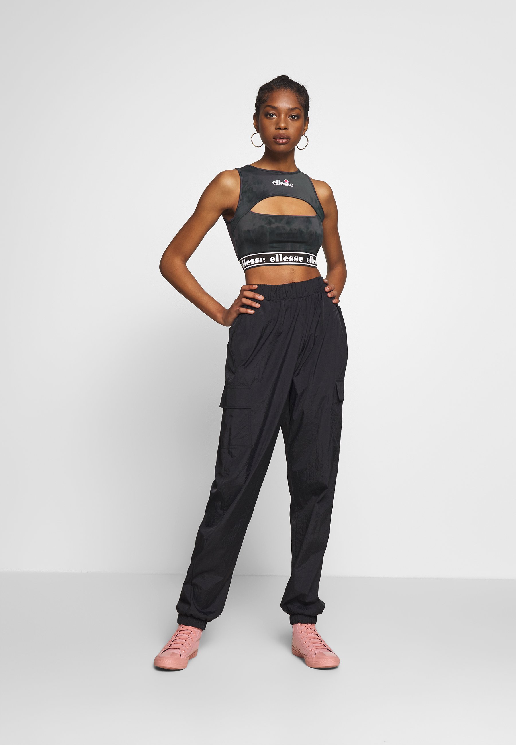 Ellesse FENZO Topper black Zalando.no Ellesse GOZZI X SMILEY - Topper - black