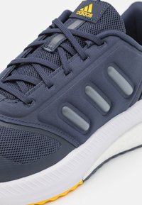 adidas Sportswear PHASE - Sporta apavi - shadow navy/bold gold