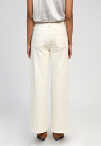 AN'GE Jean flare - ecru