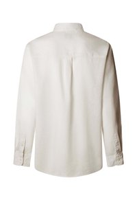 Ilgas rankovėmis baltas marškinėlių palaidinė, rodoma iš nugaros, su centrine klostė ir užsegamais rankogaliais.