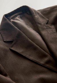 Unselected, chocolate brown