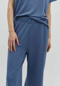 mbyM Jogginghose - blue