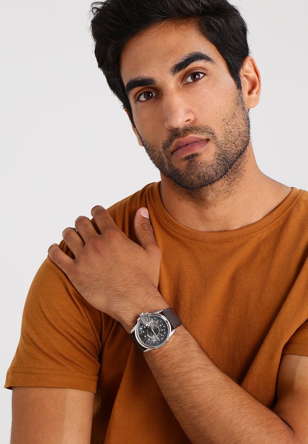 MASTER CHIEF - Uhr - braun