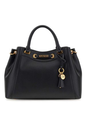 Zwarte Guess-handtas met gouden details, dubbele handvatten, logo aan de voorkant en een gouden sleutelhanger met hangers aan de zijkant.