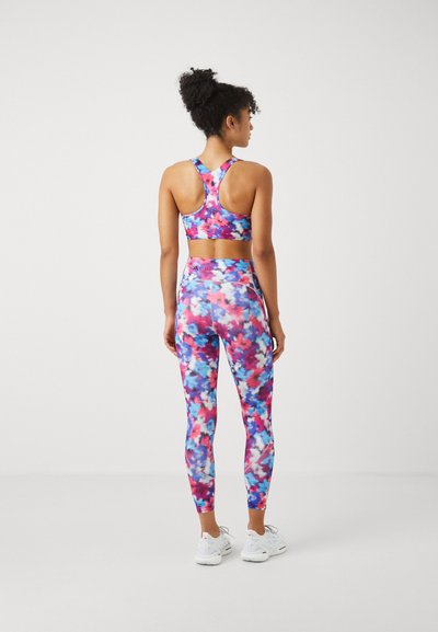 adidas by Stella McCartney BRA - Športni modrček s srednjo podporo - signal cyan/real pink/clear onix
