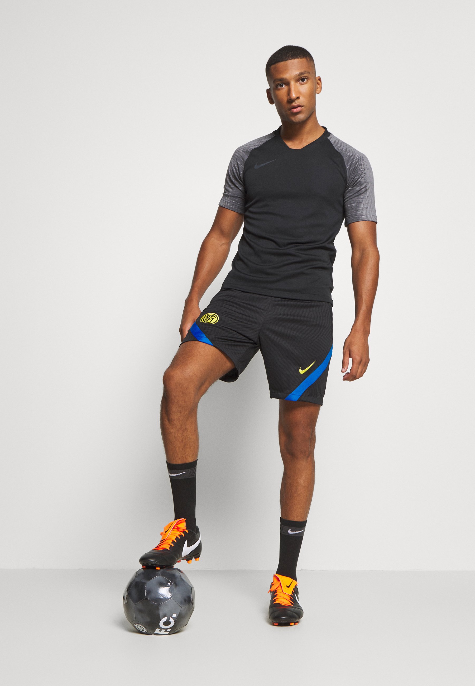 pantaloncini nike inter