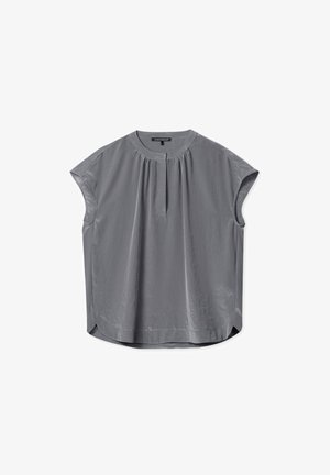 Kurzärmelige graue Bluse mit Rundhalsausschnitt, plissiertem Frontdetail und lockerer Passform, aus leichtem Material gefertigt.