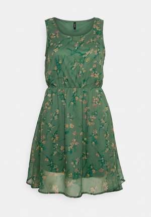 VMKAYA SHORT DRESS - Denní šaty - laurel wreath vega