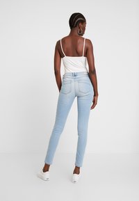 TOM TAILOR DENIM JONA - Calças de ganga de corte skinny - blue denim
