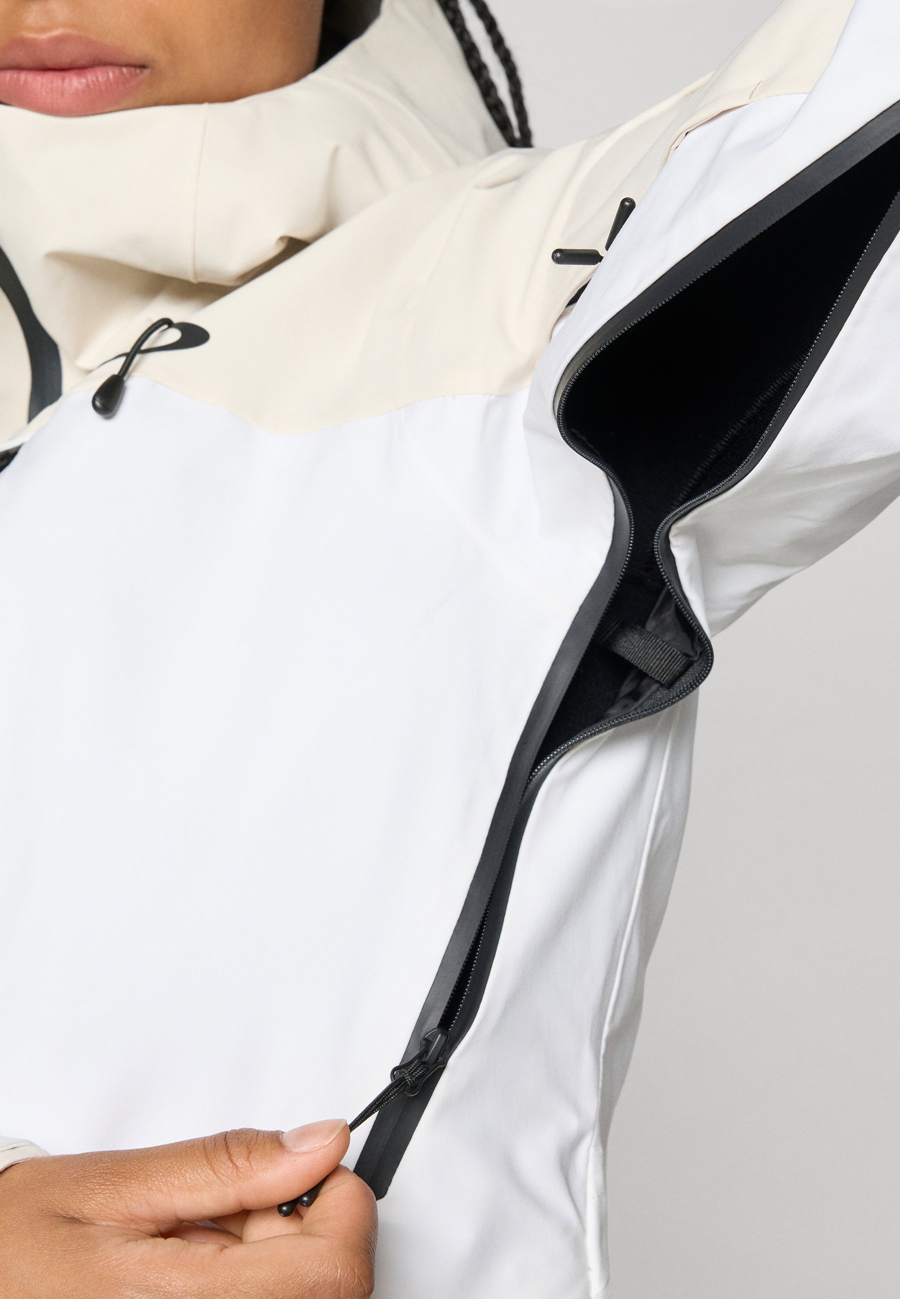 Oakley KENDALL SHELL JACKET - Chaqueta de esquí - mist/white/beige