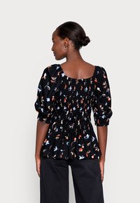Kaffe KAMORIAN SMOCK BLOUSE - Blusa - black/blue/warm orange
