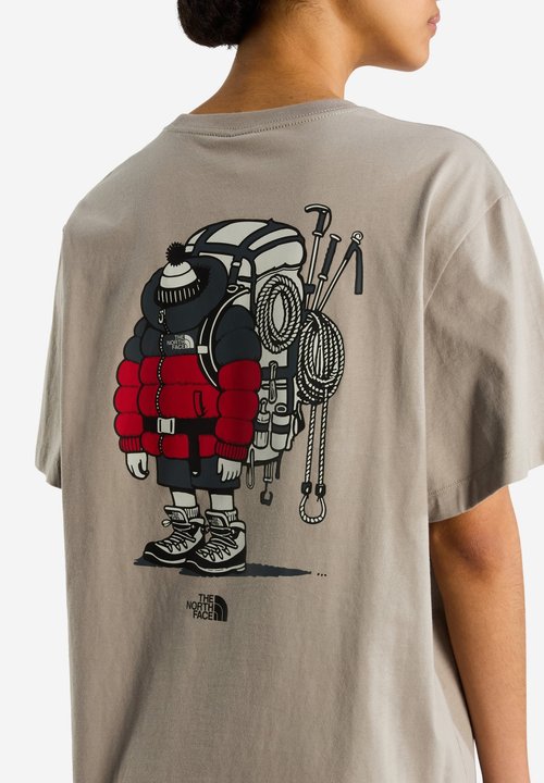 The North Face U GEAR UP GET OUT RLX SS TEE-GRAPHIC. UNISEX - Print T-shirt - stone slab — photo 7