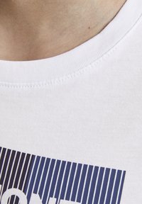 Jack & Jones Junior JJECORP LOGO TEE O-NECK - Marškinėliai su spaudiniu - white