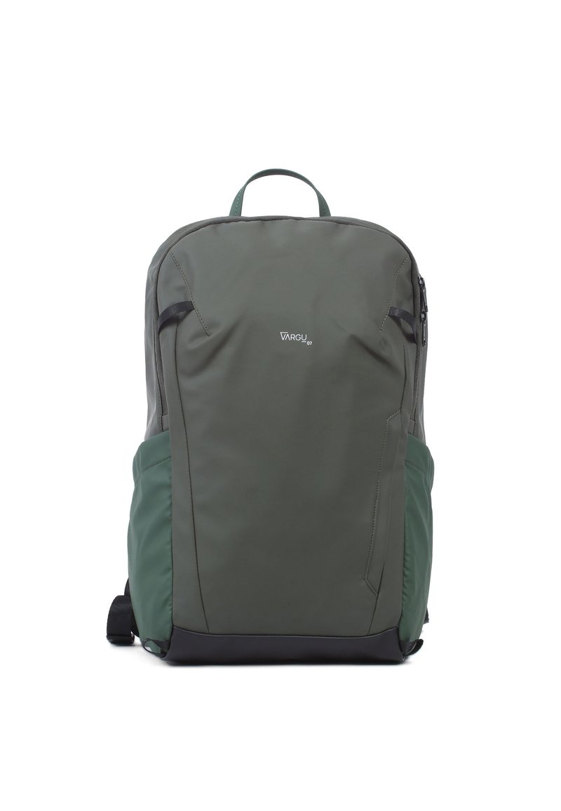 Grüner Rucksack mit einer glatten, strapazierfähigen Oberfläche. Verfügt über ein großes Hauptfach, Seitentaschen und eine obere Handhabung für einfaches Tragen.