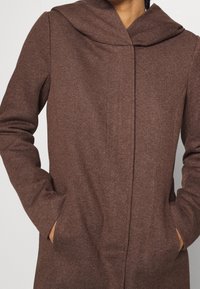 ONLY Pitkä takki - brown