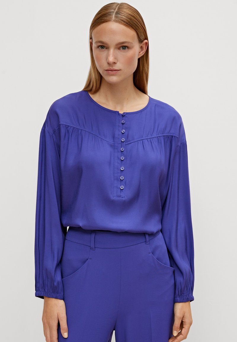 comma MIT HENLEYAUSSCHNITT - Bluse - ozeanblau