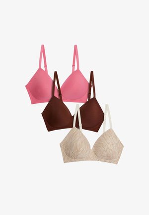 Trzy biustonosze: jeden jasnoróżowy, dwa ciemnobrązowe oraz jeden kremowy z fakturowanym falistym wzorem. Wszystkie mają regulowane ramiączka i gładkie wykończenie.