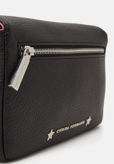 CHIARA FERRAGNI LITTLE EYE STAR - Geantă de mână - black