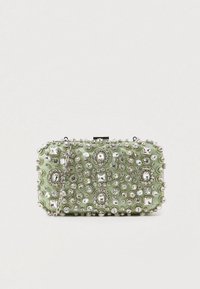 Zelená kabelka na ruku zdobená korálky s krystalovými aplikacemi, obdélníkový tvar, kovová spona a odnímatelný stříbrný řetízek.