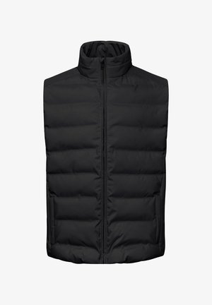 Czarna kamizelka puchowa z wysokim kołnierzem, zamek błyskawiczny z przodu i poziomym pikowaniem. Posiada gładką fakturę i brak widocznych akcentów metalowych.