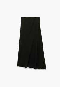 Asymmetrisk svart skjørt laget av teksturert stoff, med en mykt drapert design som faller til midten av leggen og har en flytende silhuett.