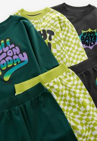 Next SNUGGLE 3 PACK - REGULAR FIT  SET - Yöasusetti - black green  citrine yello checkerboard