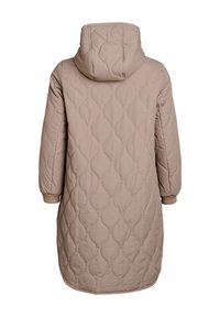 Tikkivuori pitkä beige takki hupulla, jossa on teksturoitu, aaltoileva kuvio ja ribbineulotut hihansuut. Takakuvassa näkyy tasainen viimeistely.