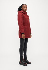ONLY Petite ONLIRIS - Manteau d'hiver - syrah/black