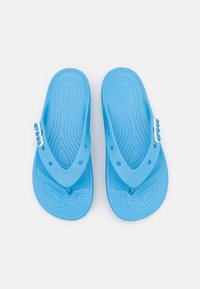 Crocs CLASSIC PLATFORM FLIP  - Sapatos para piscina - oxygen