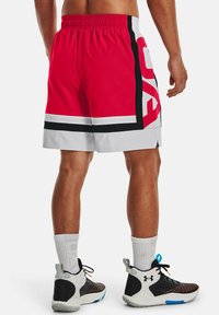 Under Armour UA BASELINE - Kurze Sporthose - red