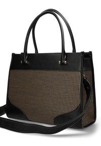 Svart tote-väska med vävd textur i brunt och guld, med en strukturerad form, två handtag och avtagbar axelrem. Guldiga metalldetaljer.