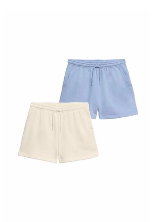Twee paar shorts met elastische taille en koordjes, één lichtblauw en één crème, beide met zijzakken, op een witte achtergrond.