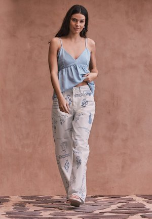 Next, REGULAR FIT - NATIONAL TRUST X HIGH RISE BARREL LEG JEANS - Wide Leg - ecru blue print
