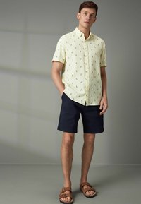 Next SHORT SLEEVE REGULAR FIT - Skjorta - yellow