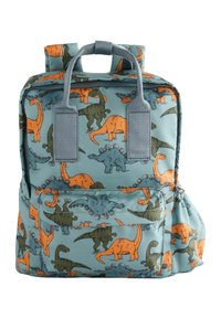 Blå ryggsäck med färgglada dinosaurmönster i orange och grönt. Två handtag upptill och en sidoficka för extra förvaring.