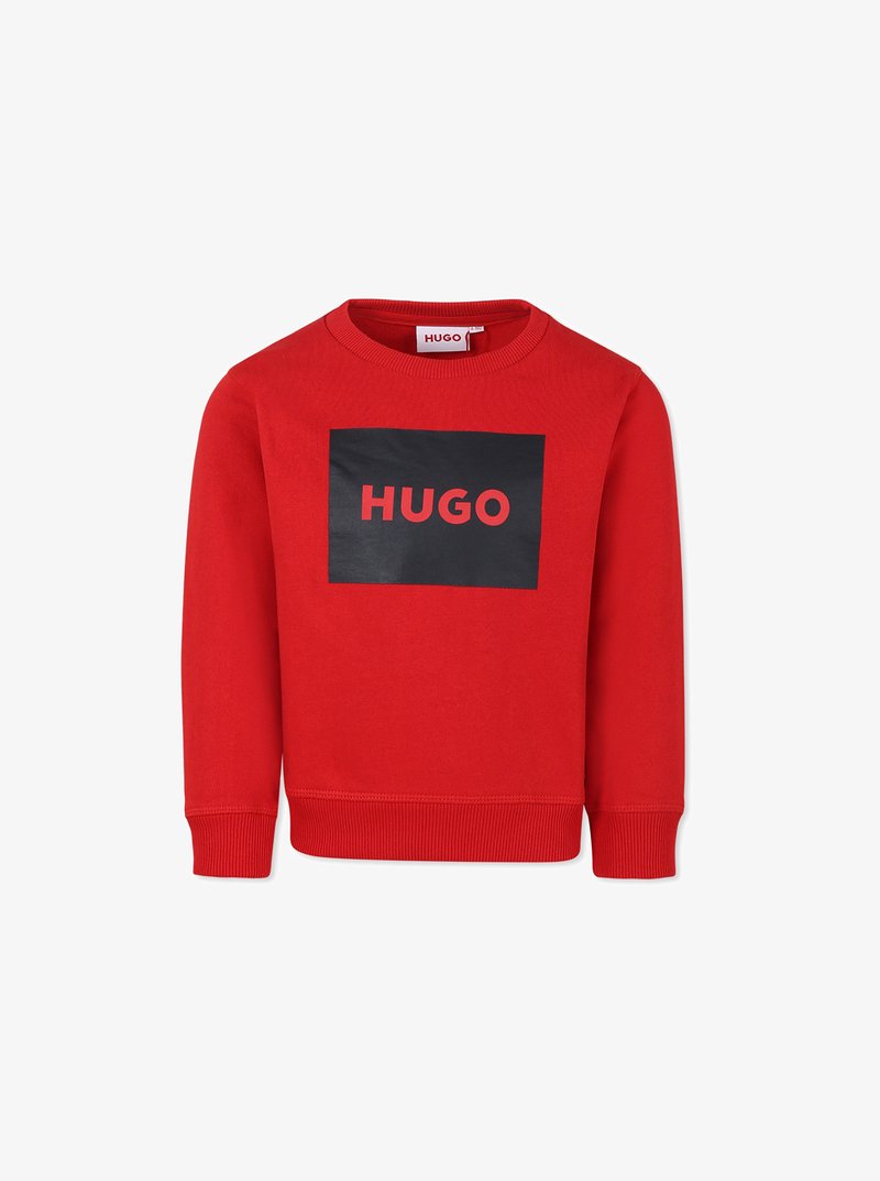 Felpa rossa con logo rettangolare nero con "HUGO" in grassetto rosso, polsini e orlo a coste, realizzata in tessuto morbido.