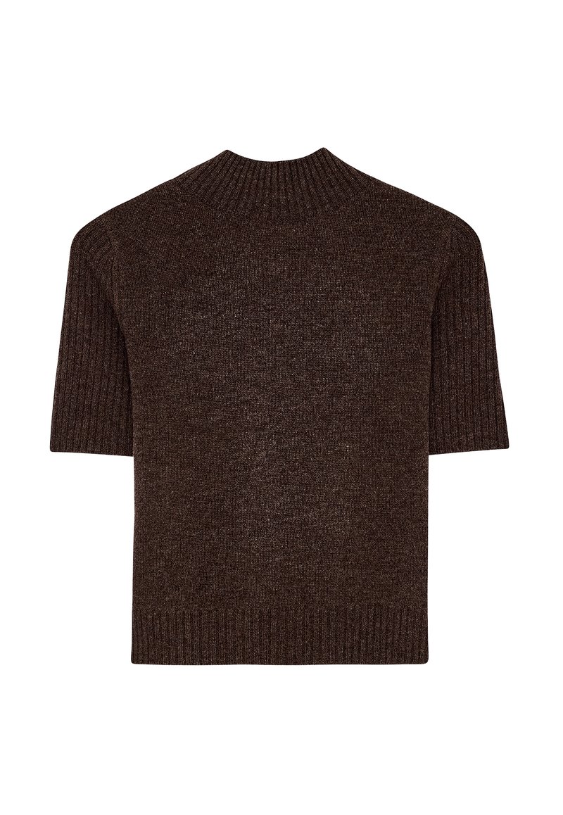 Pull à manches courtes et col montant en marron foncé, fabriqué en tissu texturé avec des accents côtelés au col et à l'ourlet pour plus de détails.