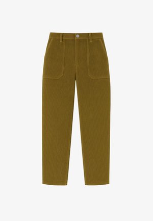 Pantaloni in velluto a coste verde oliva con taglio dritto, dotati di due tasche anteriori e chiusura con bottone metallico. Tessuto testurizzato con righe verticali.