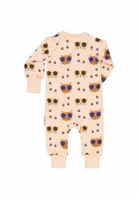 Vaateyksi pinkki yhdiste pajama, jossa on toistuva kuvio kissoista aurinkolaseissa ja tassunjäljistä. Pehmeä kangas, pitkät hihat ja ribsihihnat.