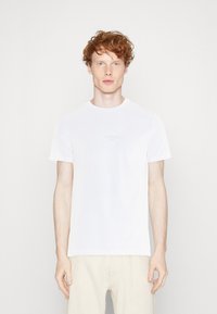 Guess - AIDY TEE - Basic T-shirt - pure white Thumbnail Image 1
