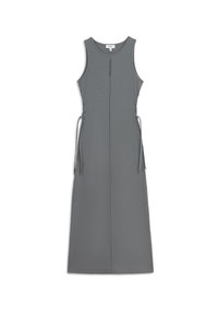 Vestido gris sin mangas con textura acanalada, lazos laterales y una silueta recta. Presenta un escote redondo y un detalle de costura vertical en el frontal.